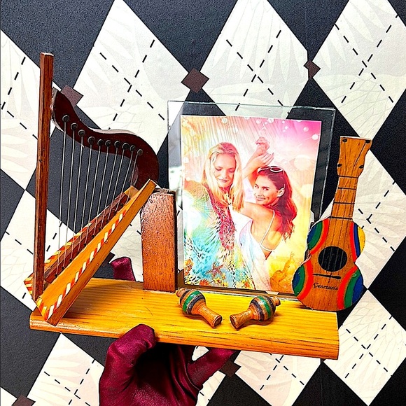 Guitar & Harp Photo Frame - Picture 4 of 7